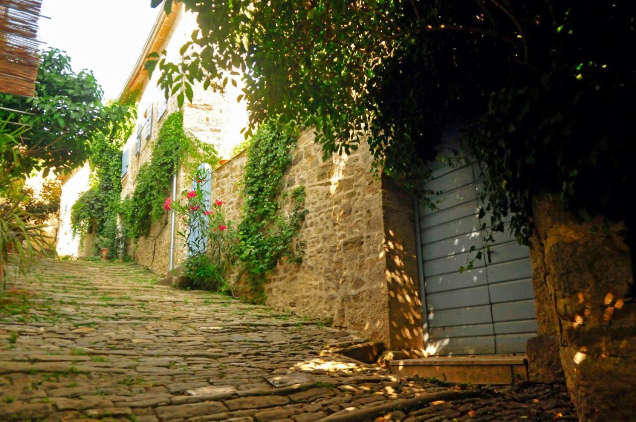 Ruine-Motovun Kh Βίλα Εξωτερικό φωτογραφία